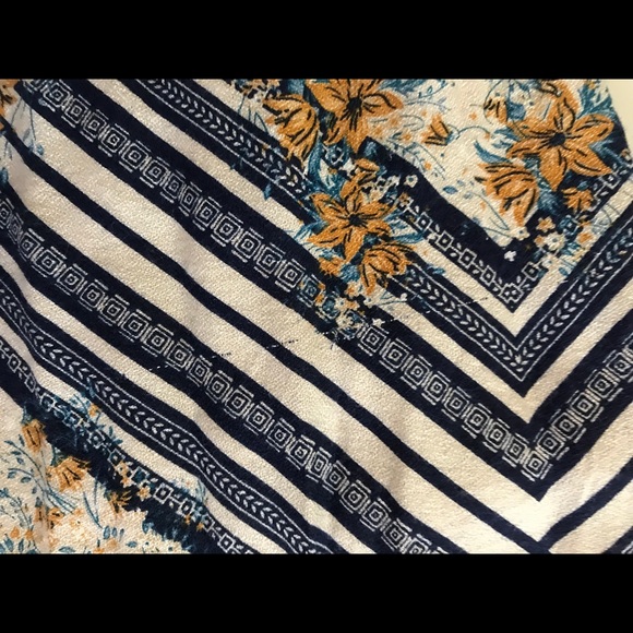 Printed Wrap Dress - Picture 7 of 7